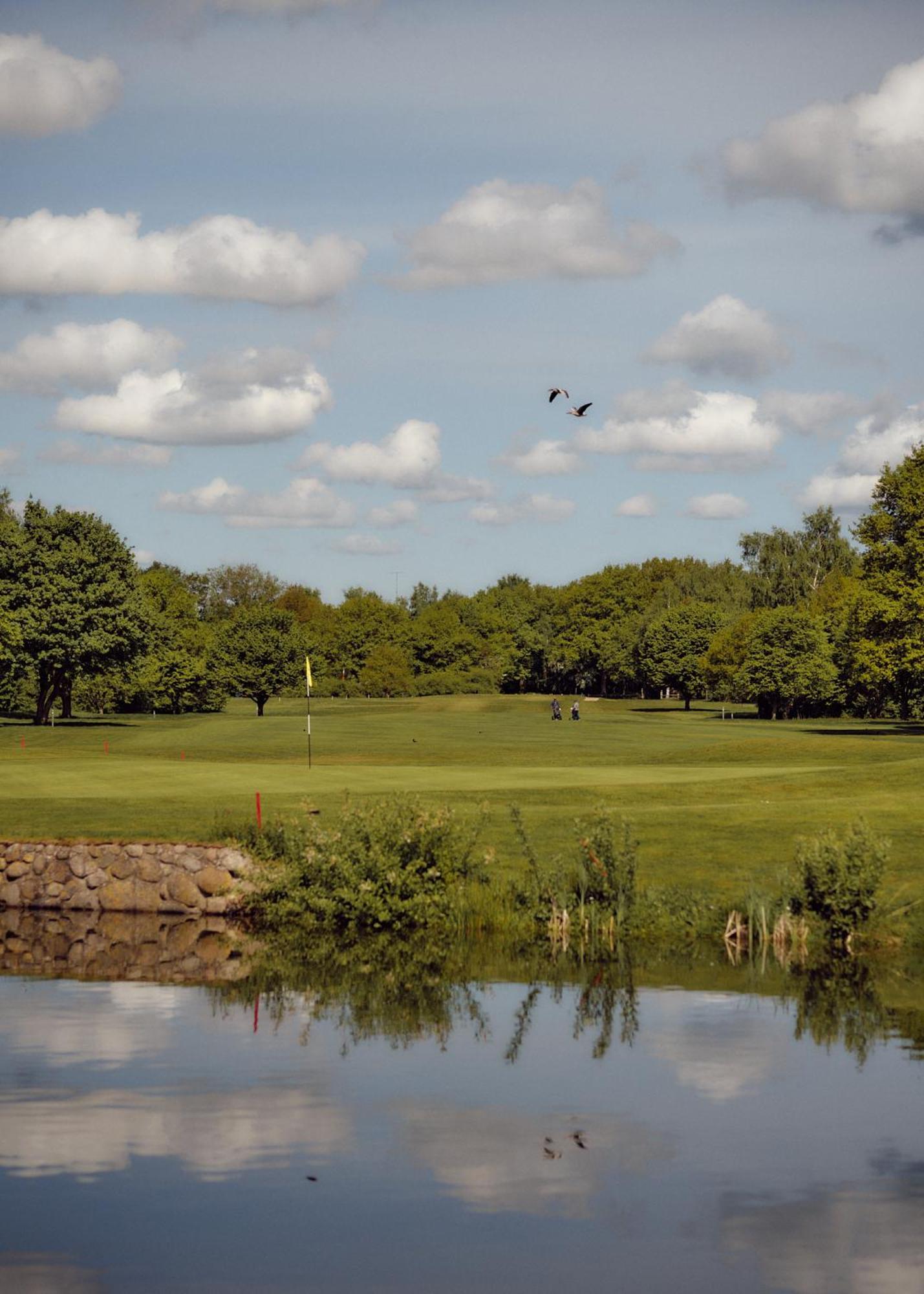 Aparthotel Am Golfclub Treudelberg Amburgo Esterno foto
