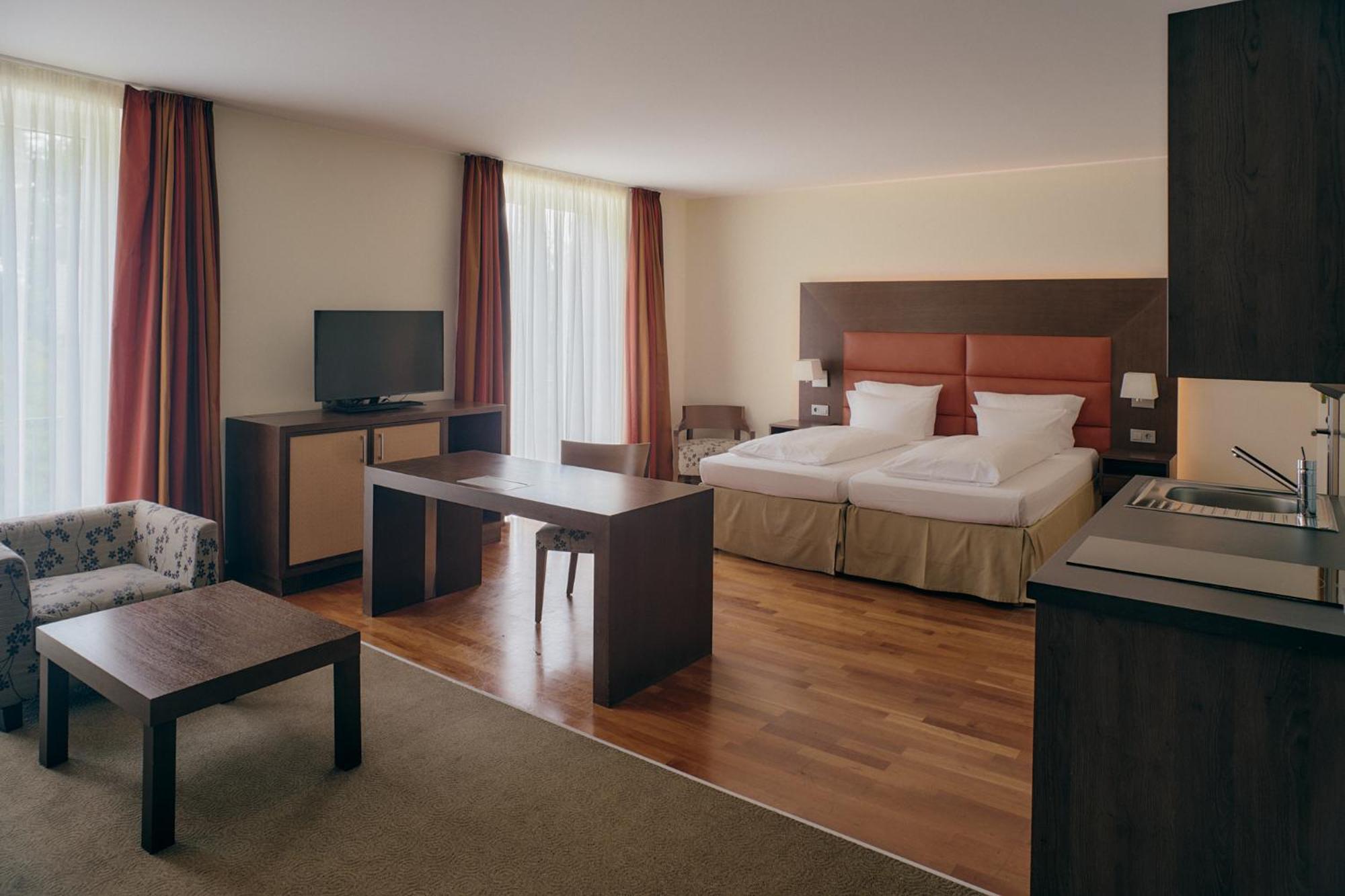 Aparthotel Am Golfclub Treudelberg Amburgo Esterno foto