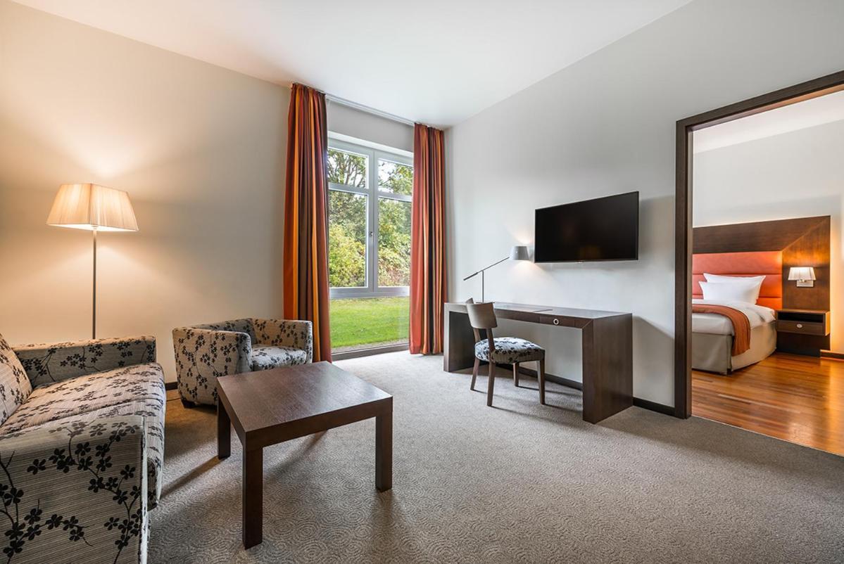 Aparthotel Am Golfclub Treudelberg Amburgo Esterno foto